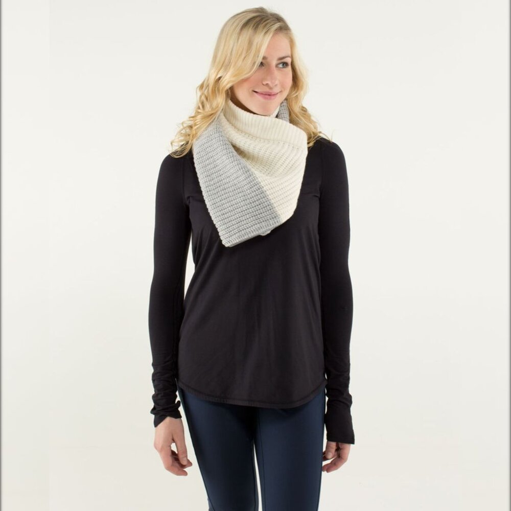 { Lululemon } Falling Freely Neck Warmer Angel Wing Silver Gray